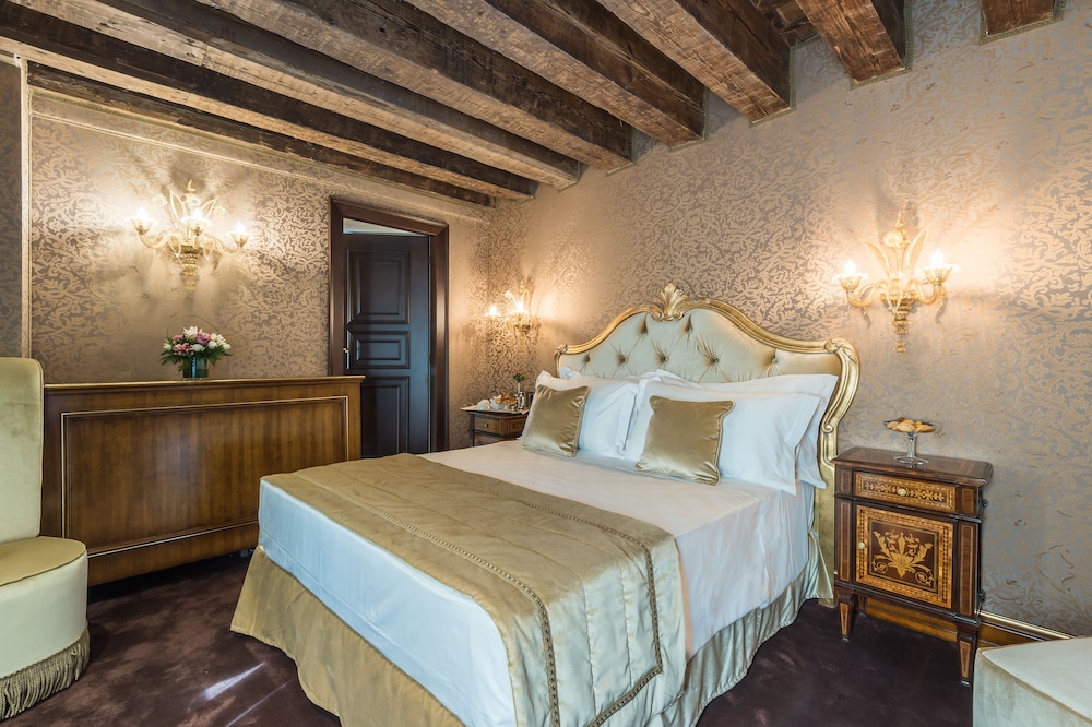 Classic Double or Twin Room, Non Smoking - Photo 1
