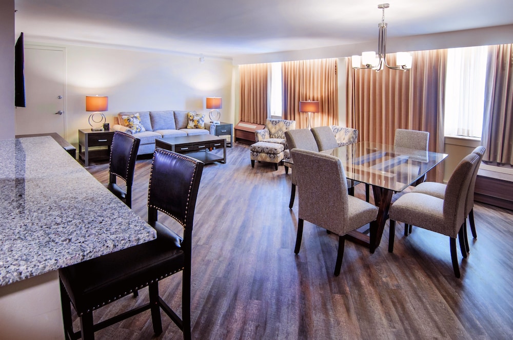 Suite, 1 Bedroom, Balcony photo 2