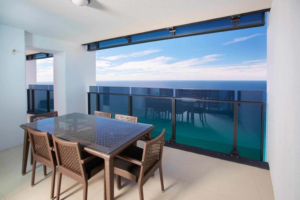 2 Bedroom Sky View Apartment - Photo 4