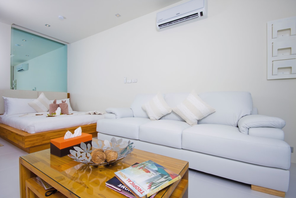 Suite (Studio Suite) photo 3