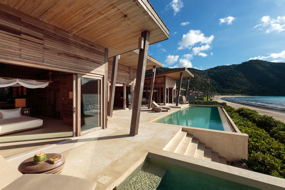 Beachfront 3-Bedroom Pool Villa - Photo 6