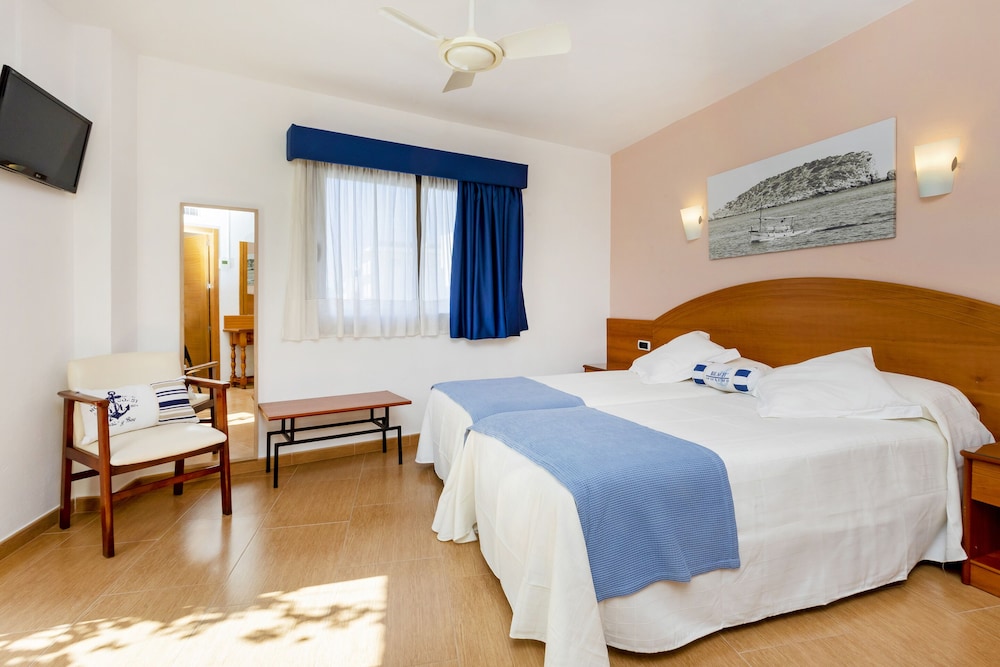 Standard Room photo 2