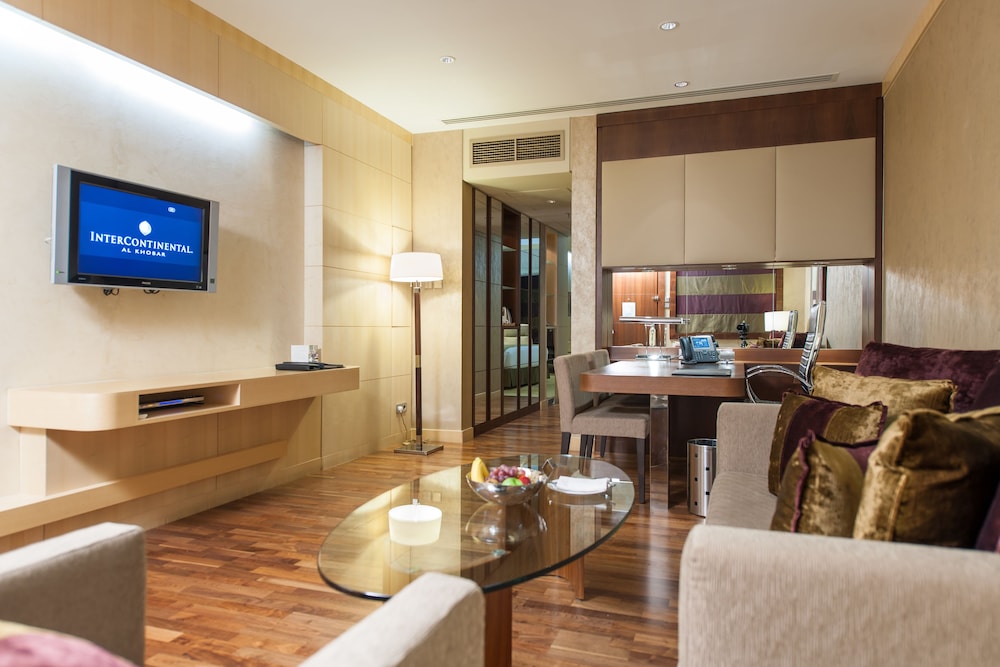 Premium Room, 1 King Bed, Club Lounge Access - Photo 18