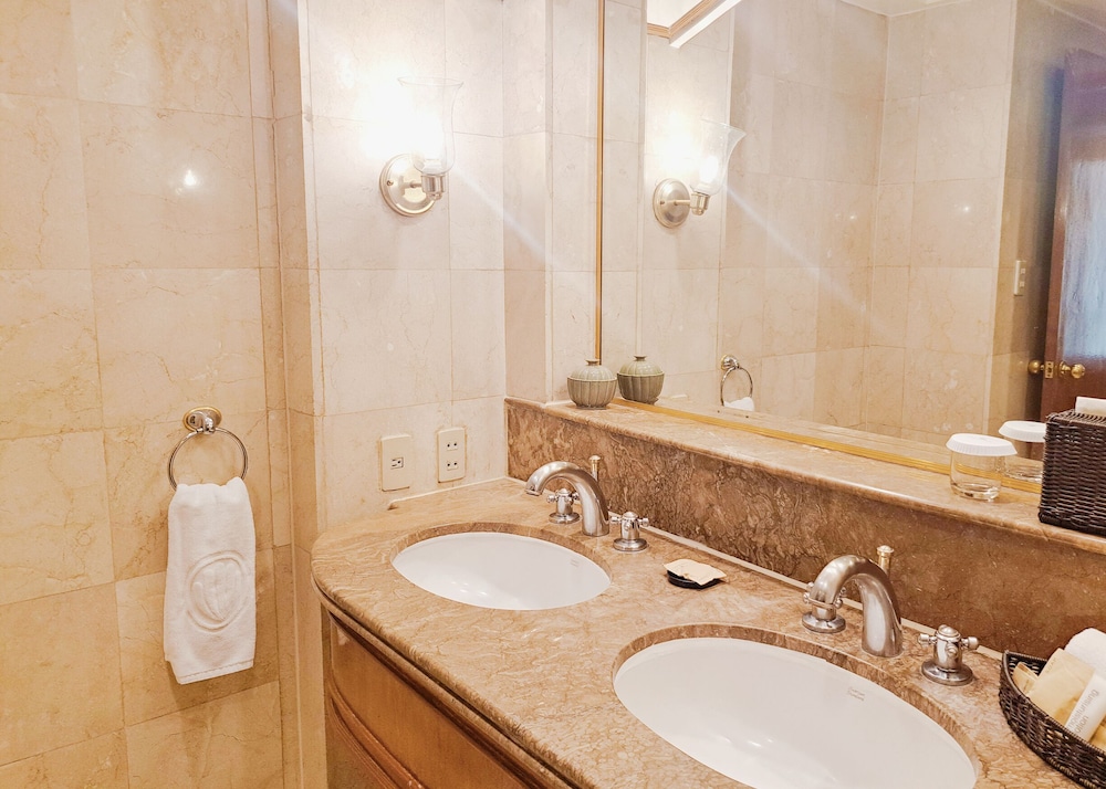 Two Bedroom Suite - Photo 6