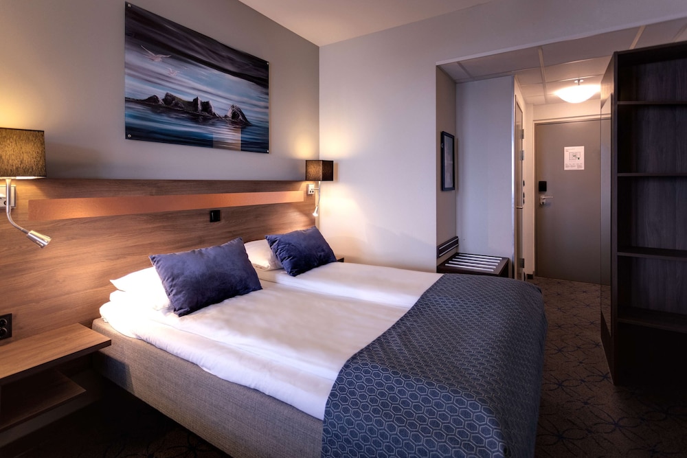 Economy Room, 1 Queen Bed photo 2