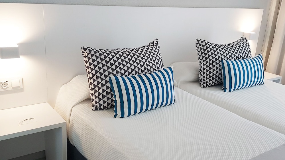 Junior Suite Sea View (3 adults + 1 child) photo 3