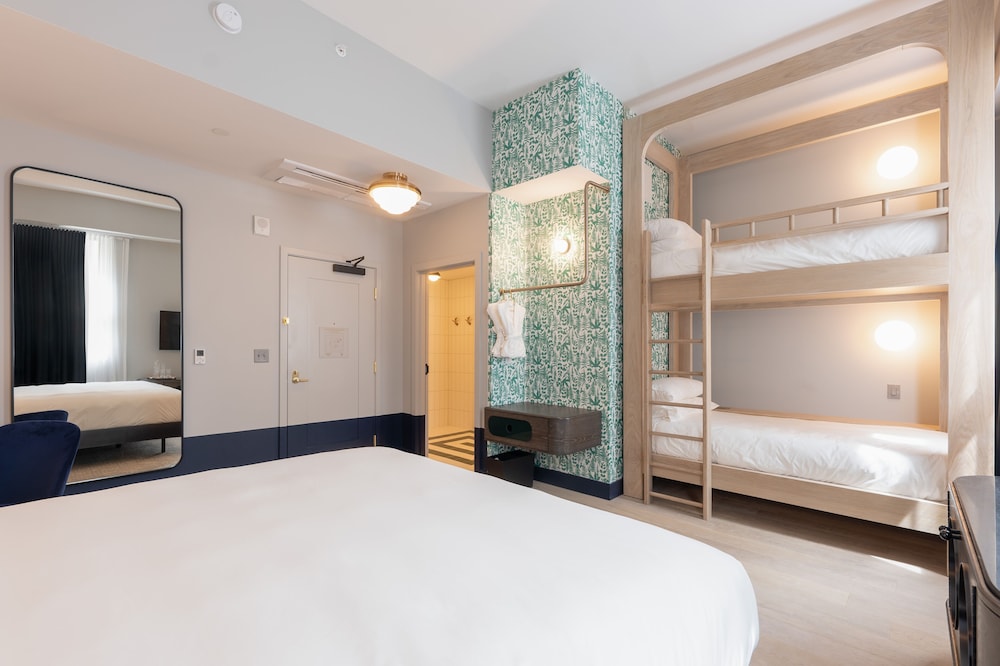 Suite, Multiple Beds (Studio Suite Bunk)