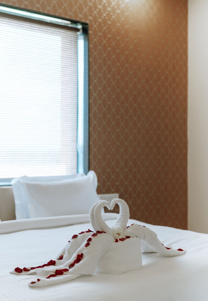 Deluxe Room - Photo 19