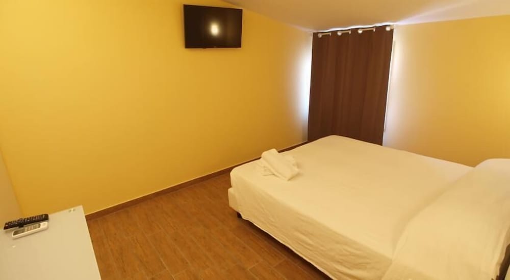 Quadruple Room - Photo 2