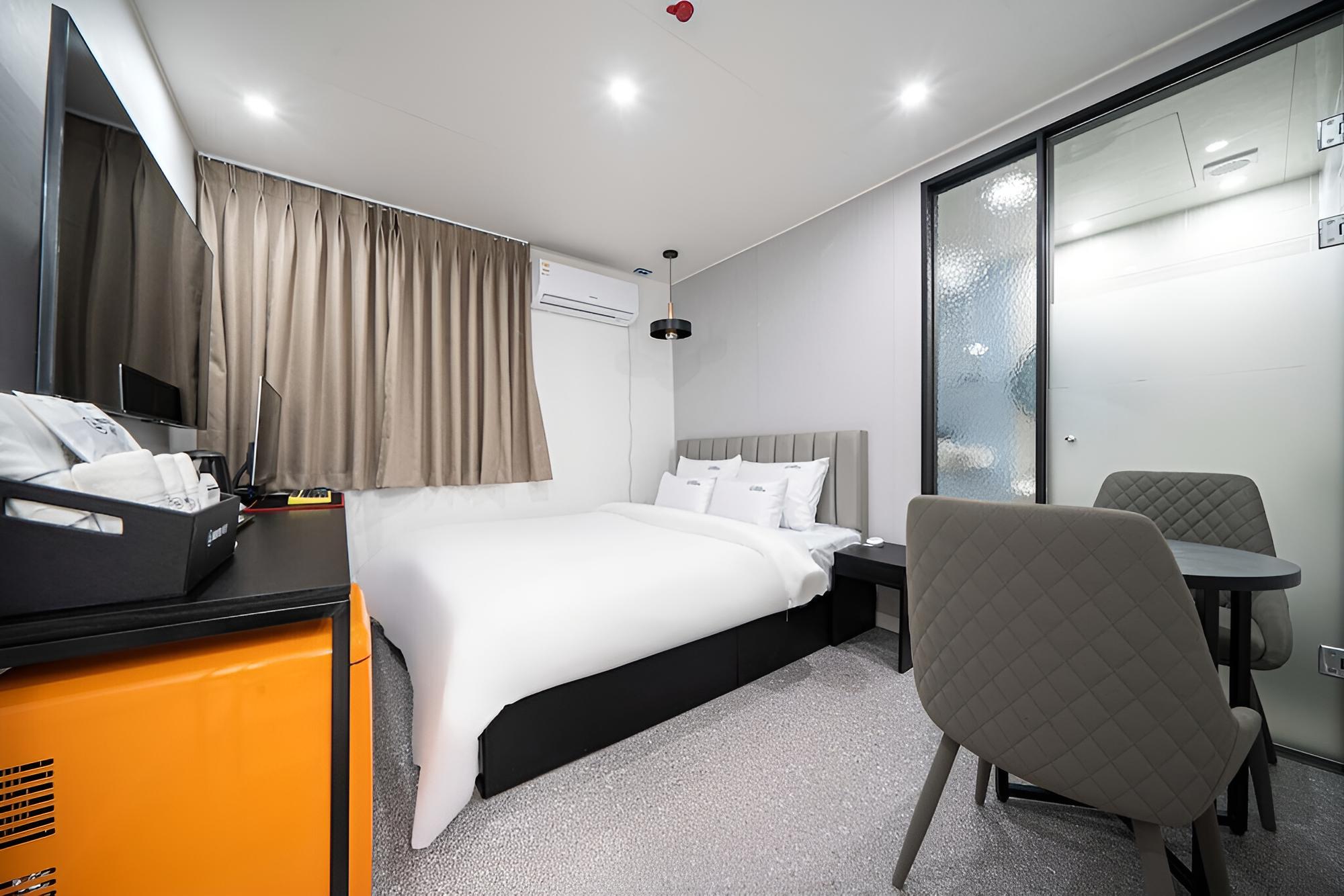 Standard Double Room - Photo 1