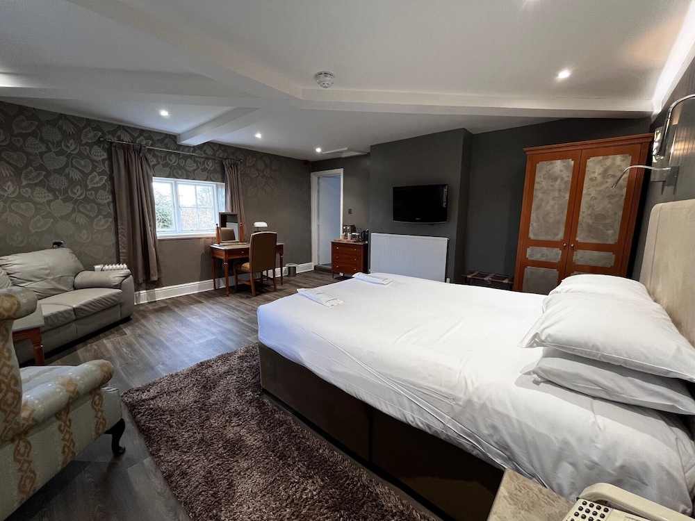 Carriage House Double Standard with Bath