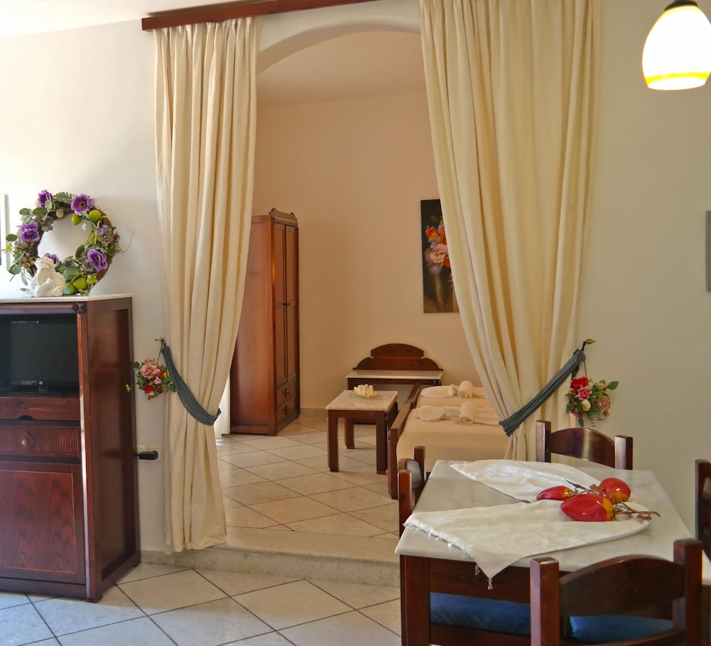 Triple Room photo 2