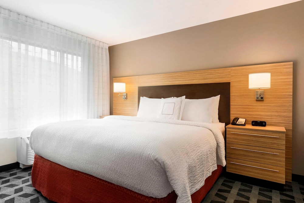 Suite, 1 Bedroom (Mobility Accessible, Roll-In Shower)