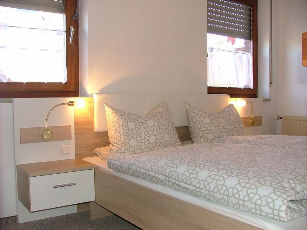 Condo, 2 Bedrooms, Balcony photo 1