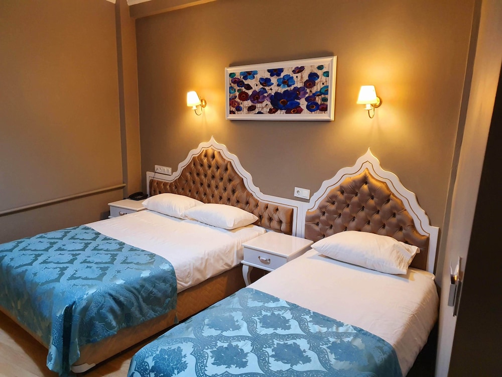 Standard Quadruple Room, City View photo 1