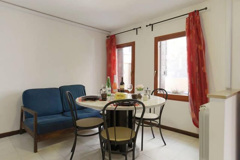 Duplex, 1 Bedroom photo 3