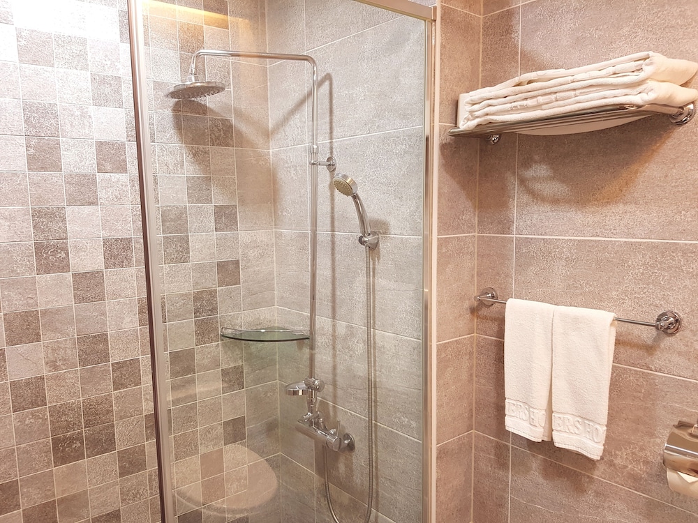 Deluxe Ocean Twin Room - Photo 6