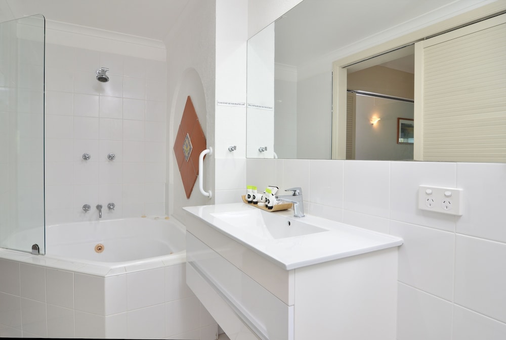 1 Bedroom Apartment (Adults Only) - Photo 15