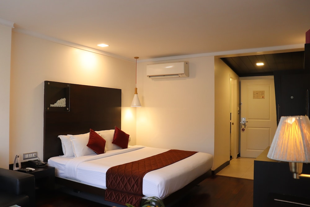 Crescent Club Room - Photo 2