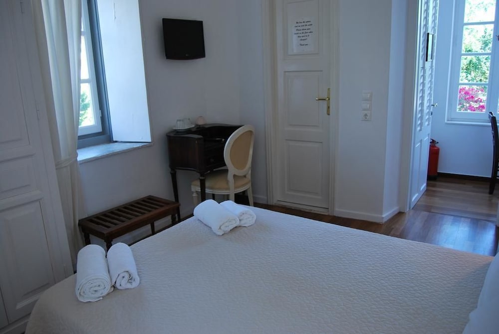 Traditional Standard Double/Twin Room - Photo 8