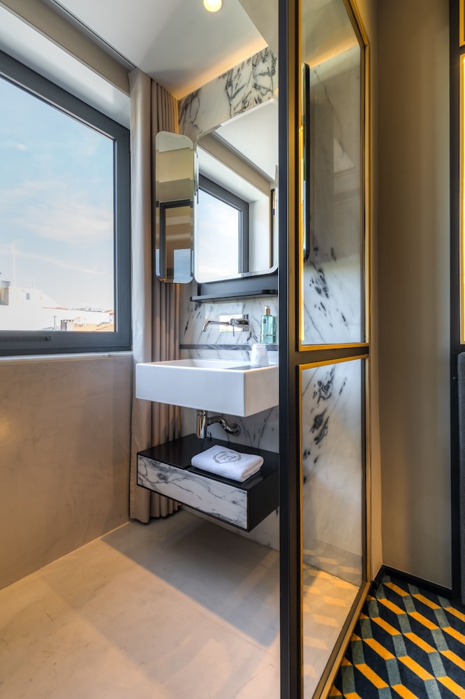 Standard Double Room - Photo 6