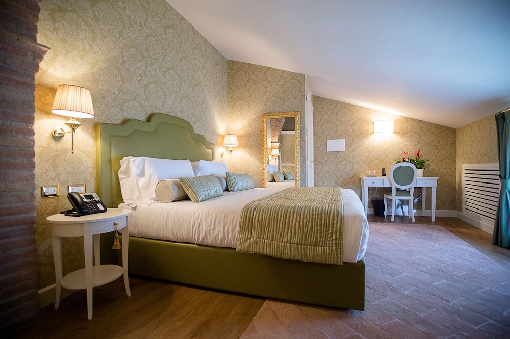 Superior Triple Room, 1 King Bed with Sofa bed, Valley View photo 2