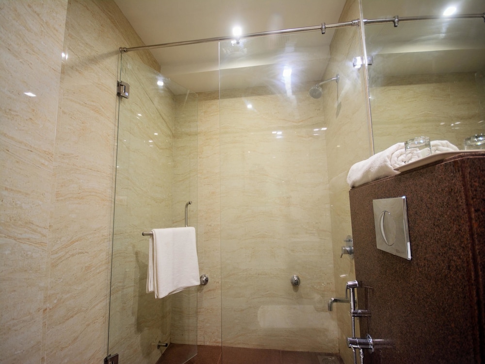 Standard Double Or Twin Room, Private Bathroom photo 3