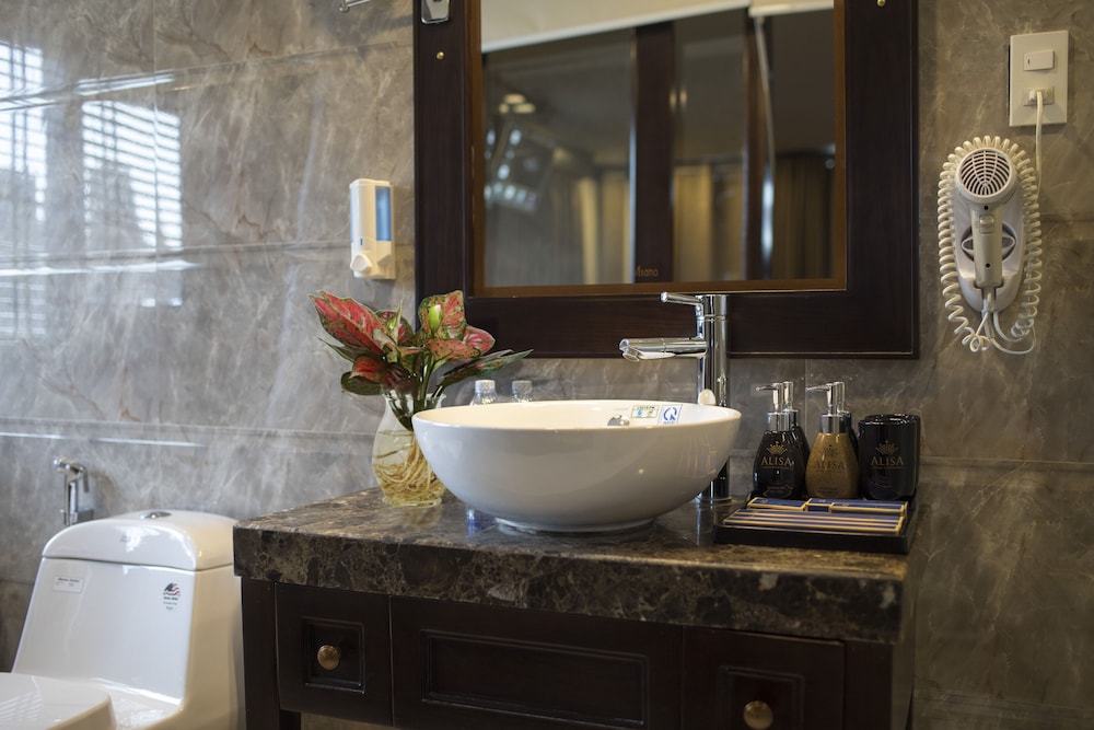 Senior Suite Private Balcony & Jacuzzi (Double/Twin)