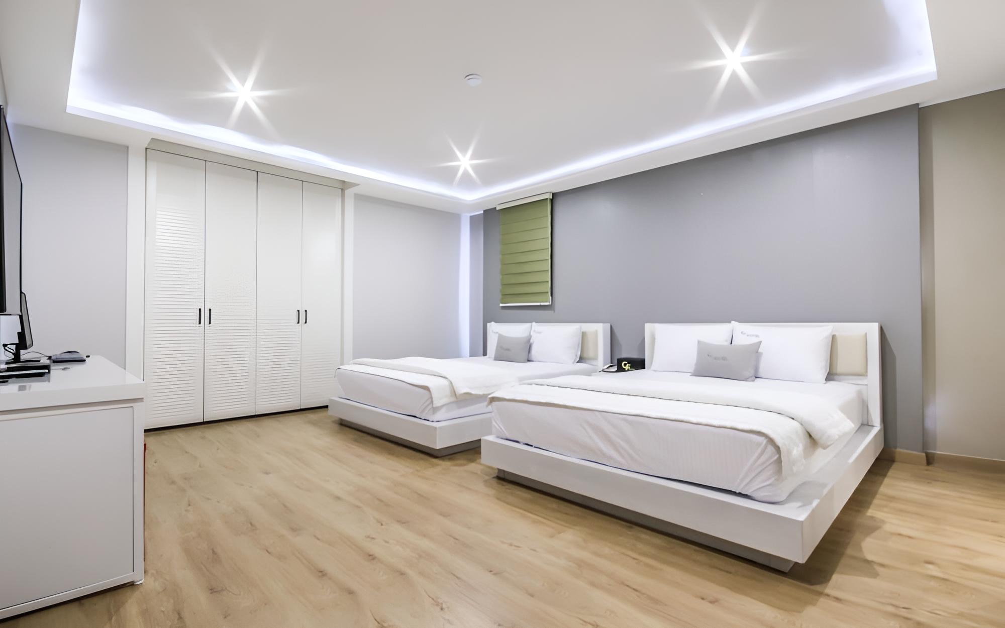 Room (VIP (Netflix Available 2 Rooms 3 Doub) photo 1