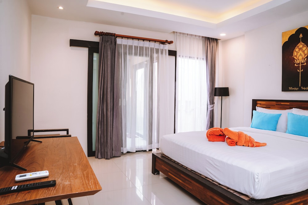 Grand Deluxe 3 Bedroom Pool Villa - Photo 1