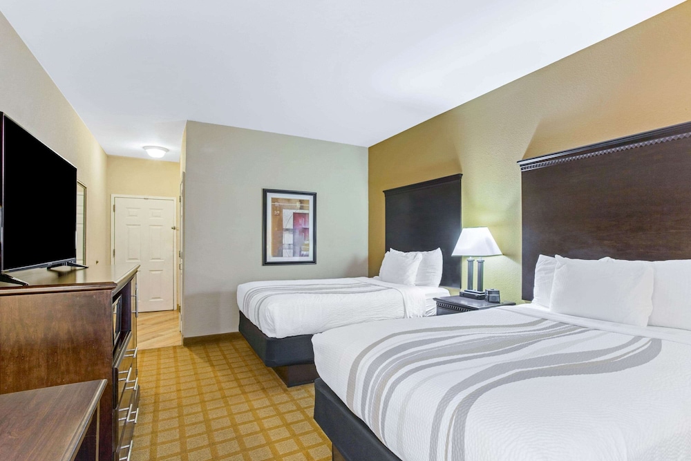 Room, 2 Double Beds, Non Smoking - Photo 1
