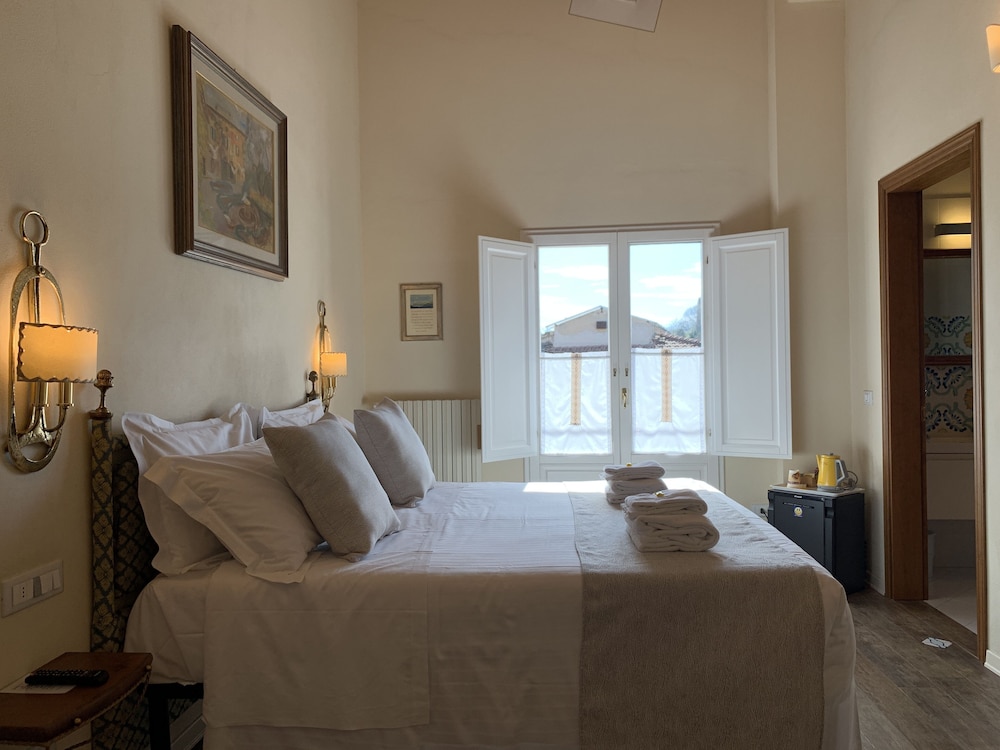 Double Room with Terrace and Balcony - Top Floor photo 2