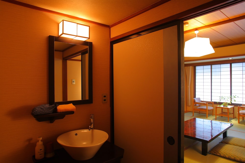 Superior Japanese-Style Room with Private Bathroom - Photo 3