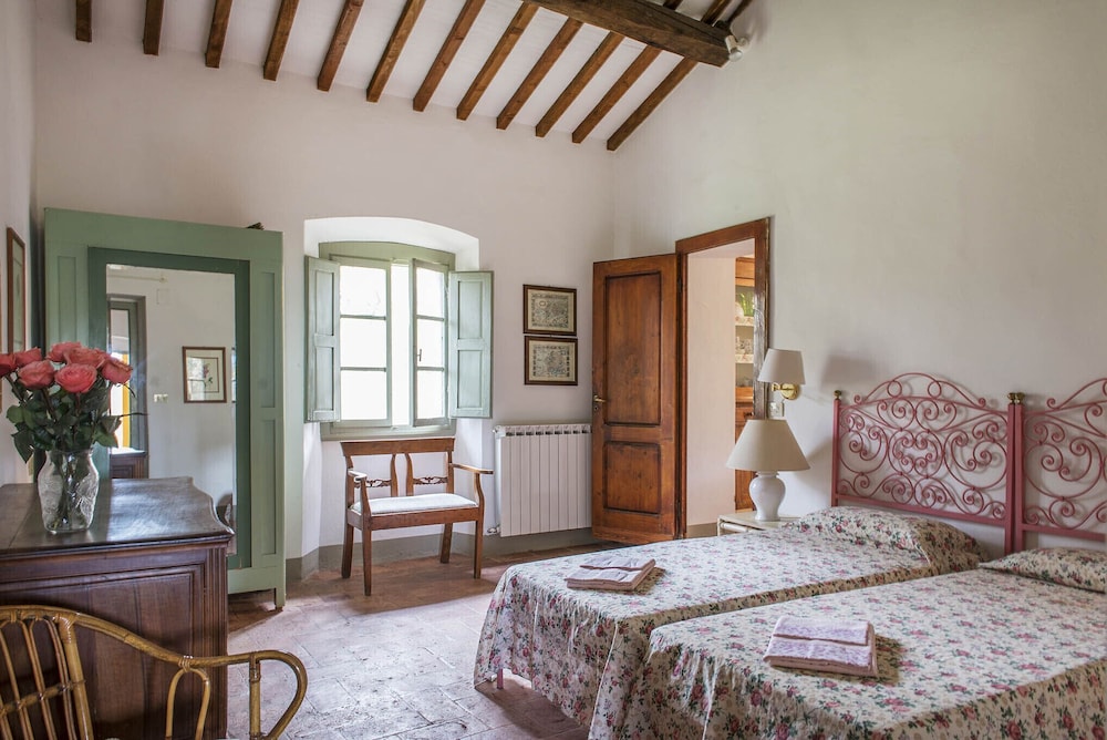Traditional House photo 2