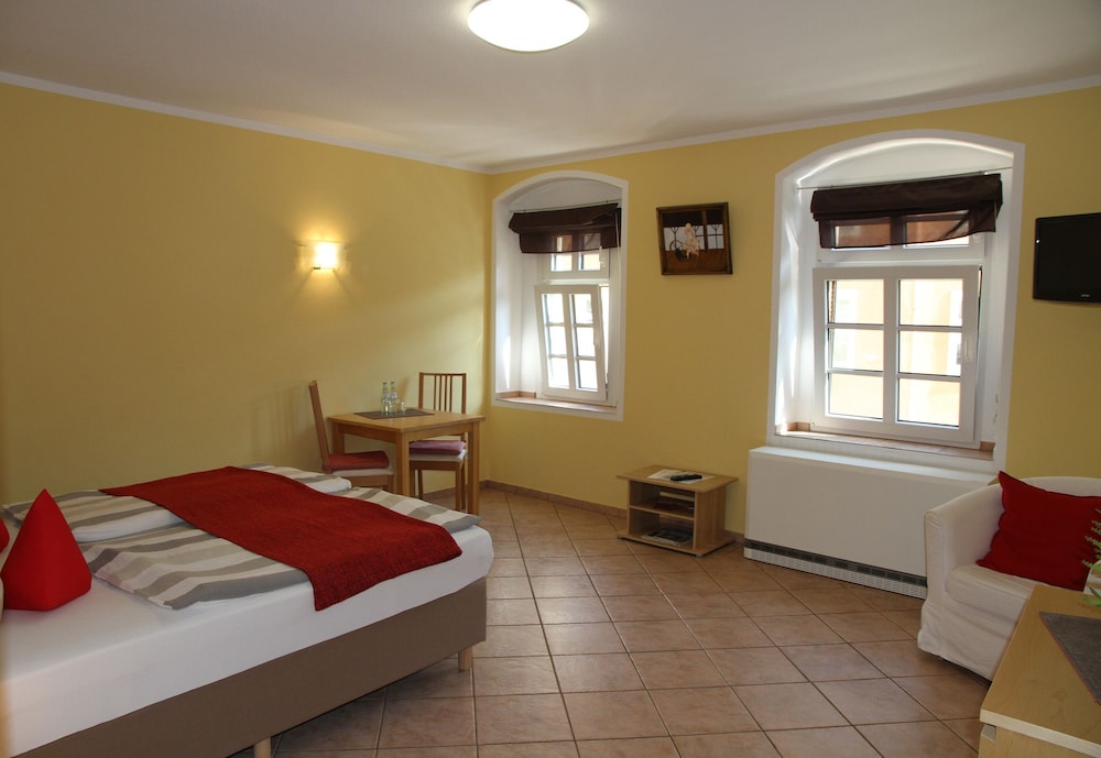 Basic Double Room photo 2