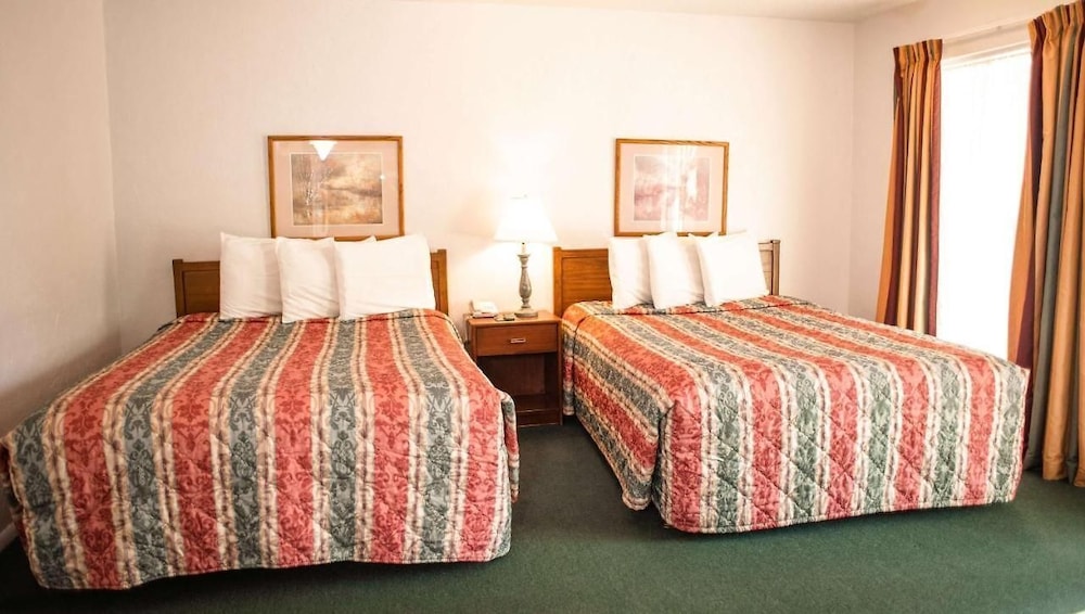 Comfort Single Room, 2 Queen Beds, Non Smoking photo 3