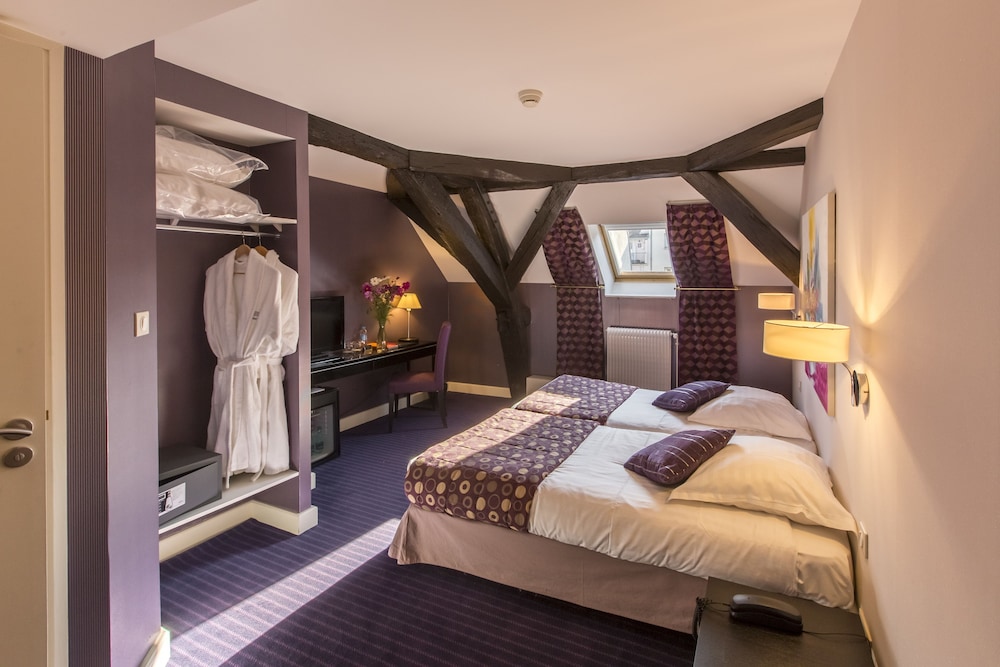 Executive Room - Photo 6