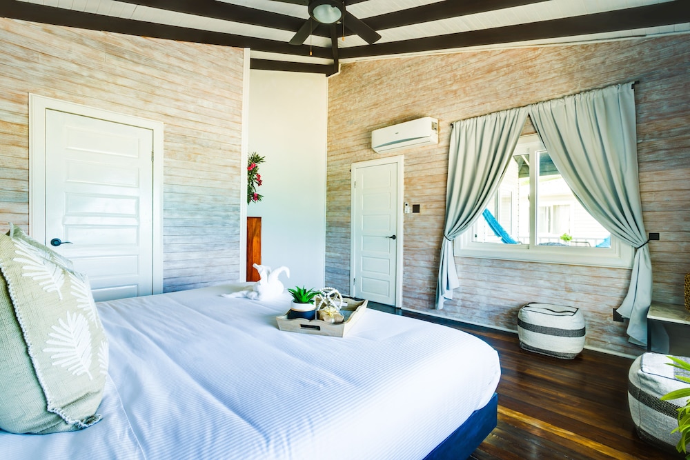 1 Bedroom Partial Ocean View Suite