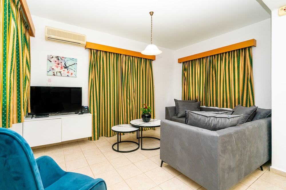 Villa, 3 Bedrooms, Partial Sea View photo 2