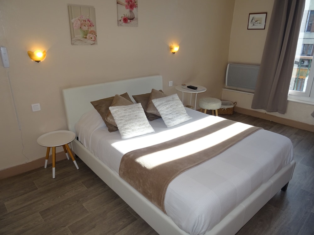 City Double Room, 1 Queen Bed, Non Smoking, City View photo 2