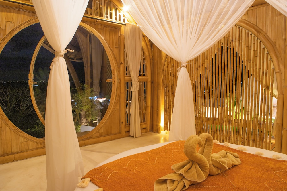 Shell Villa with Rooftop Pool View - Photo 31