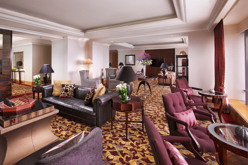 Grand Room, Multiple Beds - Photo 9