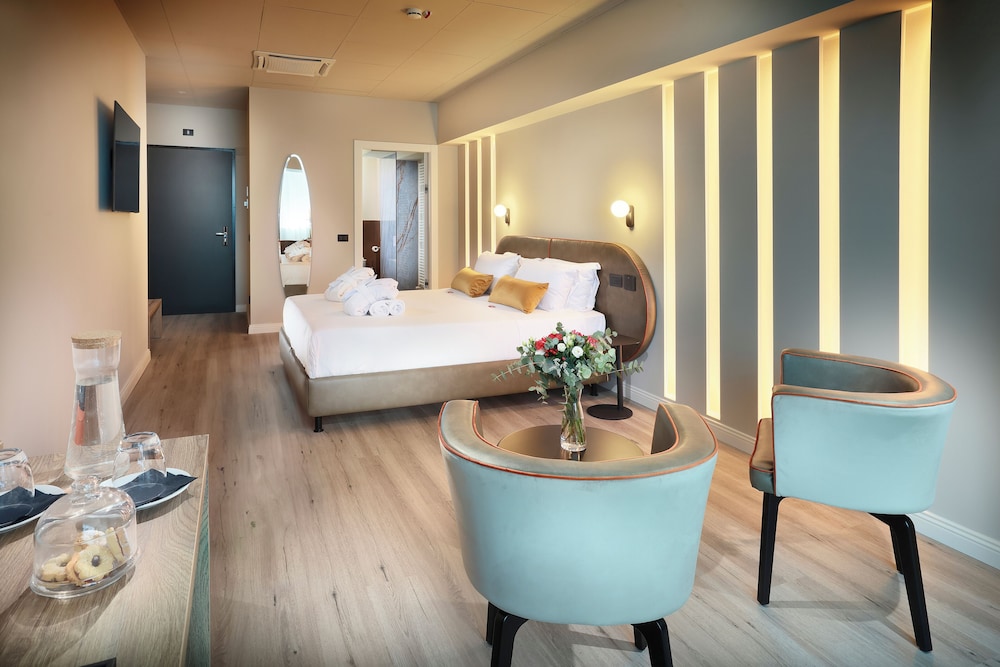 Premium Double or Twin Room, Hill View photo 2
