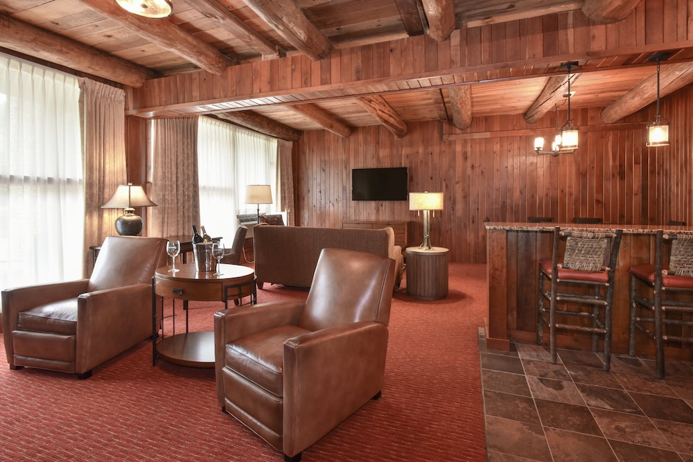 Suite (Lodge)