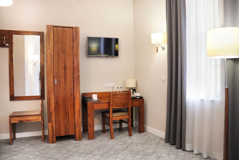 Twin Room - Photo 9