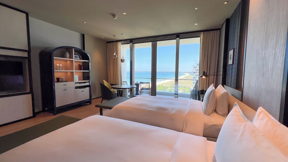 Premier Ocean View Twin - Photo 2