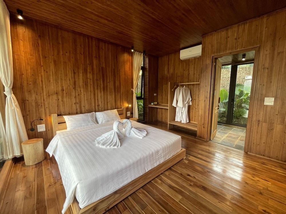 Deluxe Room, Balcony, Mountain View photo 1
