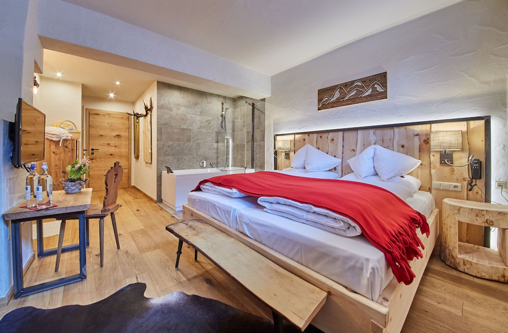 Double Room (Zirbe)