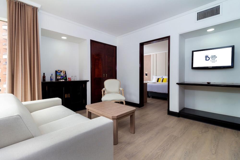 Luxury Suite - Photo 2
