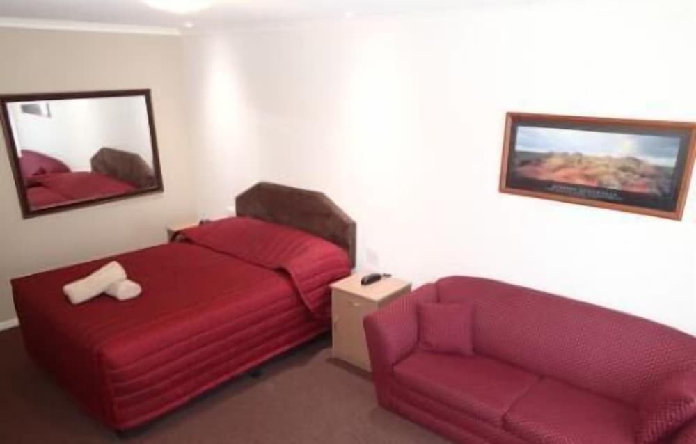 Deluxe Suite, 1 Queen Bed photo 2